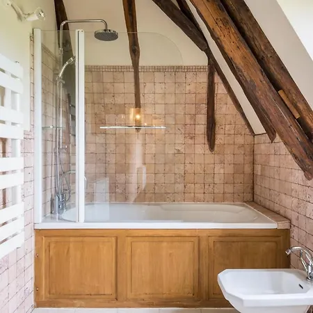 Saint-felix-de-reillac-et-mortemart Sleeps 6