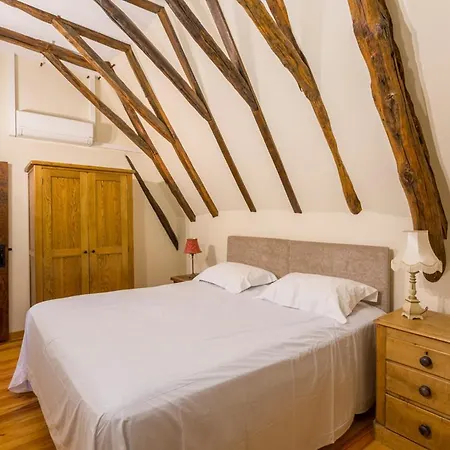 Saint-felix-de-reillac-et-mortemart Sleeps 6 Villa